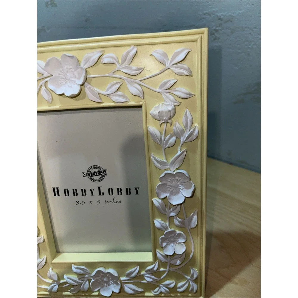 Floral 3D Resin Picture Frame Magnolia Flower Green Gold 6x7